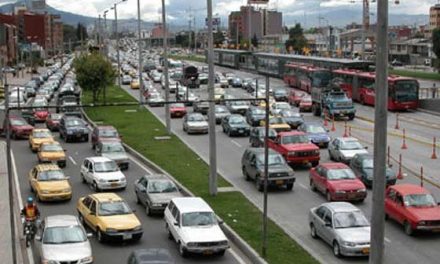 Bogotá estudia cambios en el pico y placa y retomar los horarios productivos en 2022