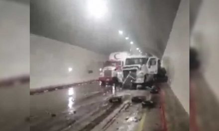 Al menos siete muertos y 33 heridos deja accidente vial en el tunel de la Línea