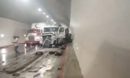 Dos muertos y 10 heridos deja grave accidente en el túnel Los Venados