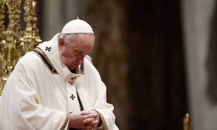 El papa Francisco consagró a Rusia y Ucrania,Además, condenó la destrucción de la guerra.