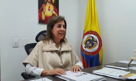 Senadora del Centro Democrático propone imponer el amor por decreto en Colombia
