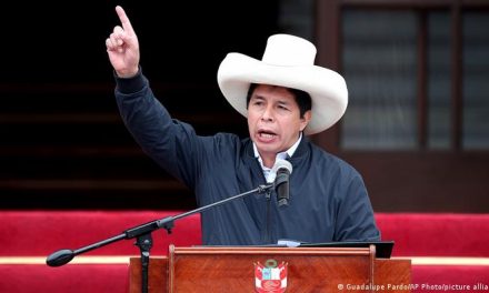 El Congreso de Perú aprueba la moción que exhorta al presidente Pedro Castillo a dimitir