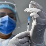 Gobierno autorizó la cuarta dosis de la vacuna contra el covid-19 para mayores de 50 años en Colombia