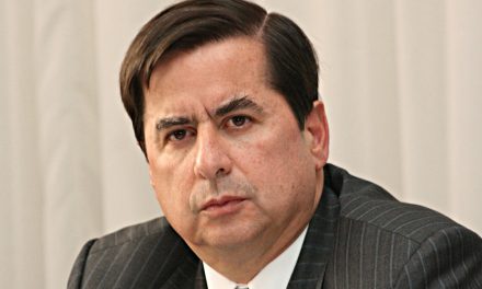 Juan Fernando Cristo anuncia que se adhiere a la campaña de Gustavo Petro