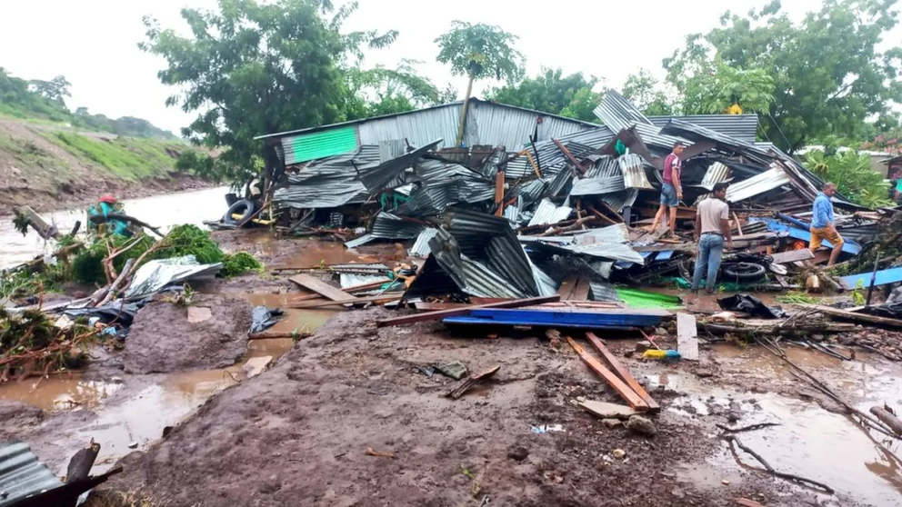 Dos muertos y ocho desaparecidos dejaron los fuertes aguaceros del fin de semana en Colombia