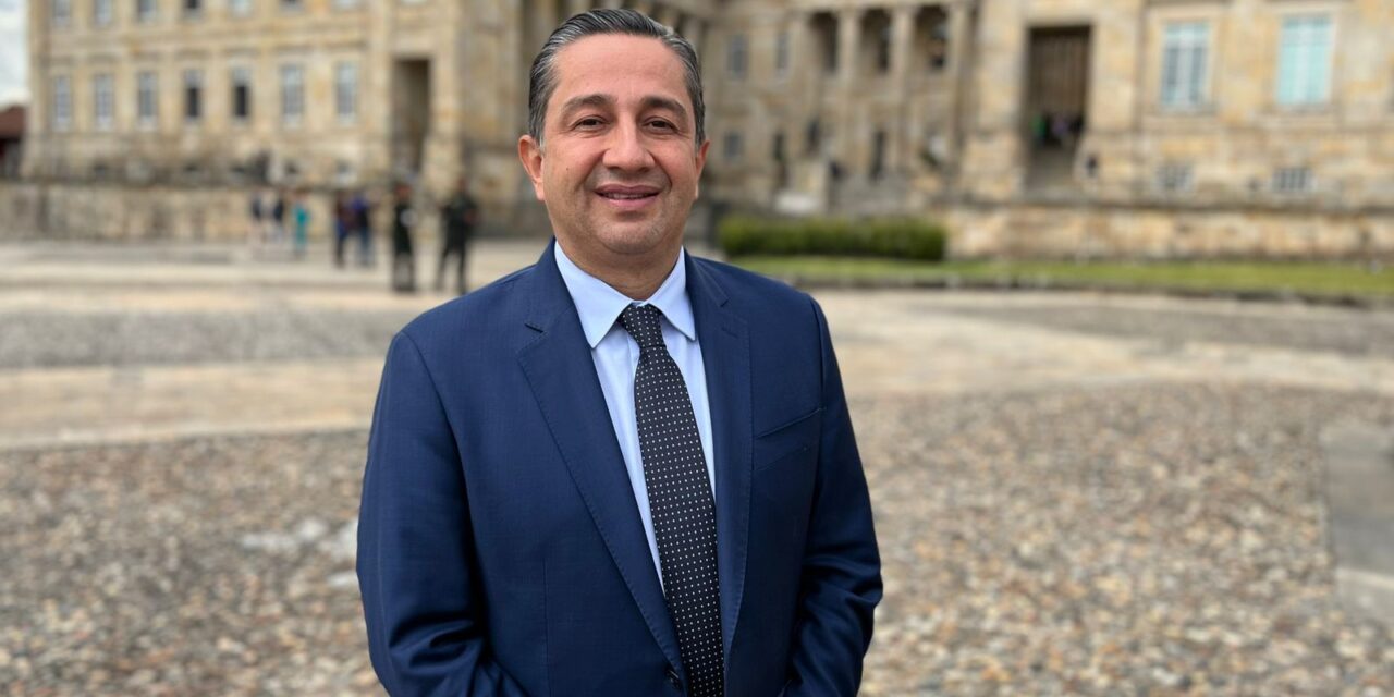 Julio Cesar Triana Quintero sera distinguido con el premio Nacional Politika 2023 » Gestión y Liderazgo » por su excelente desempeño como representante a la Cámara por el depertamento del Huila