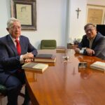 Álvaro Uribe volvió a arremeter contra Gustavo Petro y no dudó en llamarlo “sicario moral”, como lo hizo en el Congreso: así va el choque