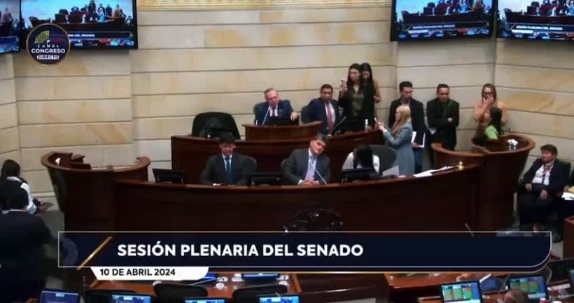 El presidente del congreso Iván name levantó sesión de la reforma pensional por declaraciones de Petro