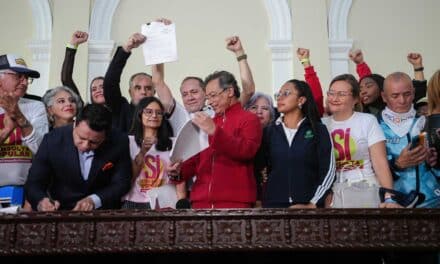 El presidente Gustavo Petro anunció que presentará una nueva iniciativa ante el Congreso, esta vez con una pregunta adicional relacionada con el sistema de salud.