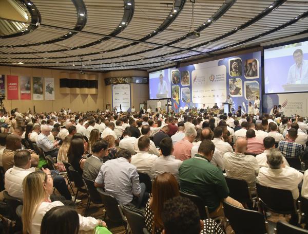 Los duros reclamos de los alcaldes del país al presidente Gustavo Petro durante cumbre de Fedemunicipios