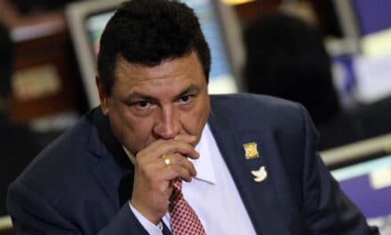 Senador Pinto denunciará a Petro tras señalarlo de corresponsable de muerte de líder social: “son irracionales aseveraciones”