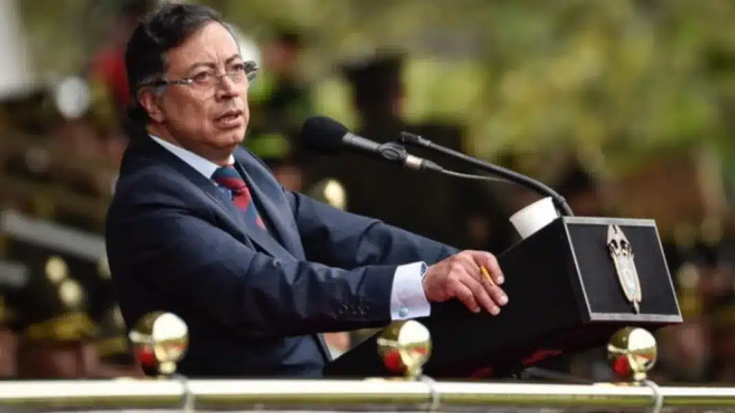 Petro ordenó militarizar la frontera con Venezuela en Catatumbo por arribo de buques de guerra de Estados Unidos: “Tenemos 25.000 soldados”