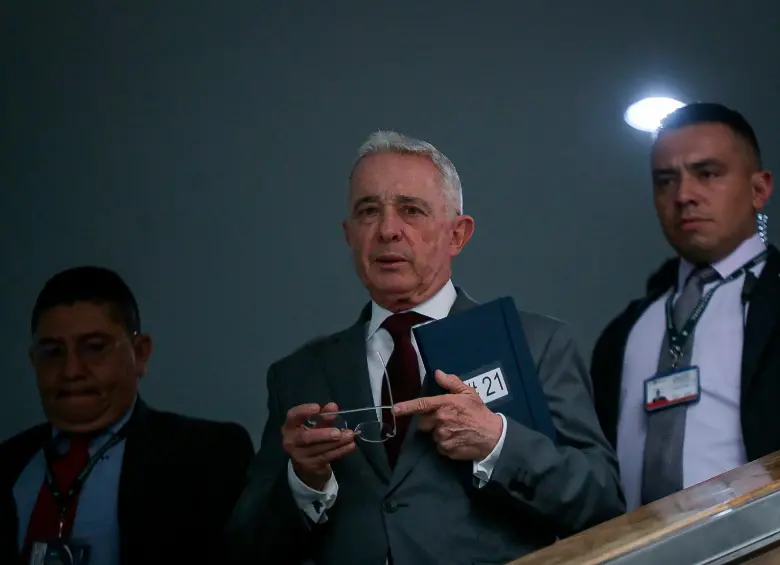 Álvaro Uribe renuncia a la prescripción en su proceso y pide fallo de fondo