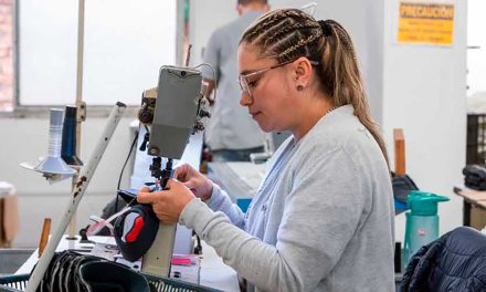 Tras directriz del Presidente Petro, Mincomercio alista tres decretos para proteger la industria textil y fortalecer la reindustrialización