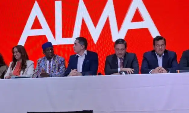 La coalición política más grande de Colombia quedó conformada con el nombre de ALMA, 7 partidos políticosy 33 Movimientos significativos de ciudadanos, de centro, sellaron su unión .
