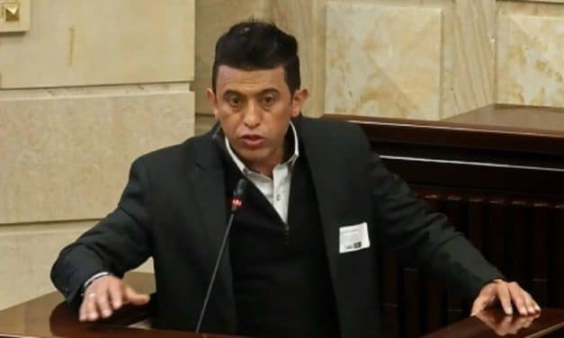 Por haber agredido e irrespetado a uniformados de la Policía, la Procuraduría General de la Nación sancionó con suspensión e inhabilidad de 14 meses al concejal de Bogotá, Edison Julián Forero Castelblanco “Fuchi”.