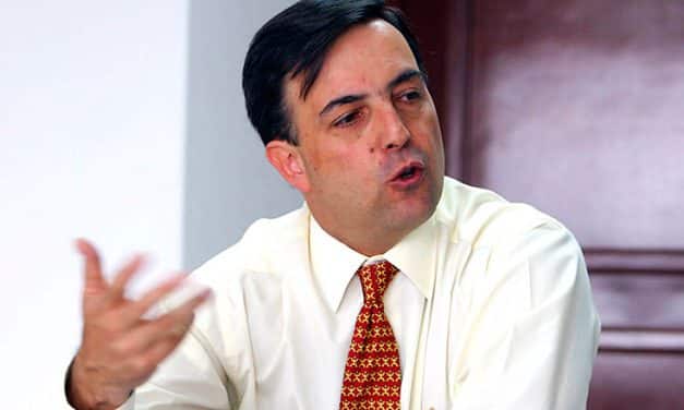 Ni Cepeda ni Daniel Quintero pueden participar en la Comsulta del Frente amplio en marzo de 2026, afirma el Ex Registrador Juan Carlos Galindo.