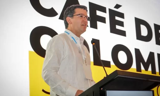 Federación de Cafeteros propone al Gobierno incluir el café colombiano en el PAE