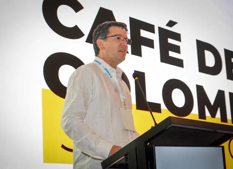 Federación de Cafeteros propone al Gobierno incluir el café colombiano en el PAE