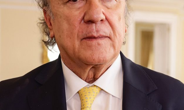 El expresidente de la Corte Suprema, César Julio Valencia, es el nuevo ministro de Justicia