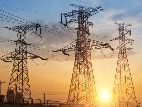 Deudas del Gobierno Petro con las empresas tienen a Colombia a punto de un apagón: “Llevan once meses sin recibir pago de subsidios”