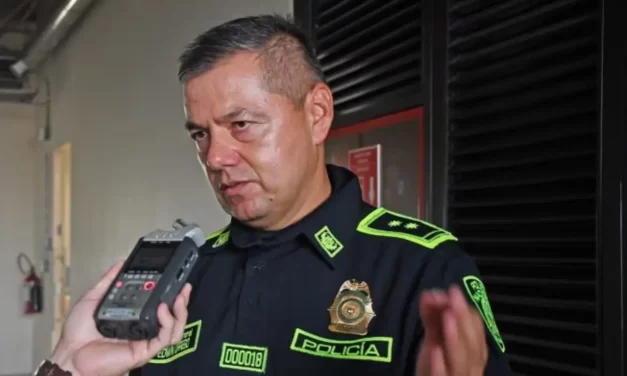 General (r) Urrego anuncia acciones legales tras salir de la Policía por orden de Petro