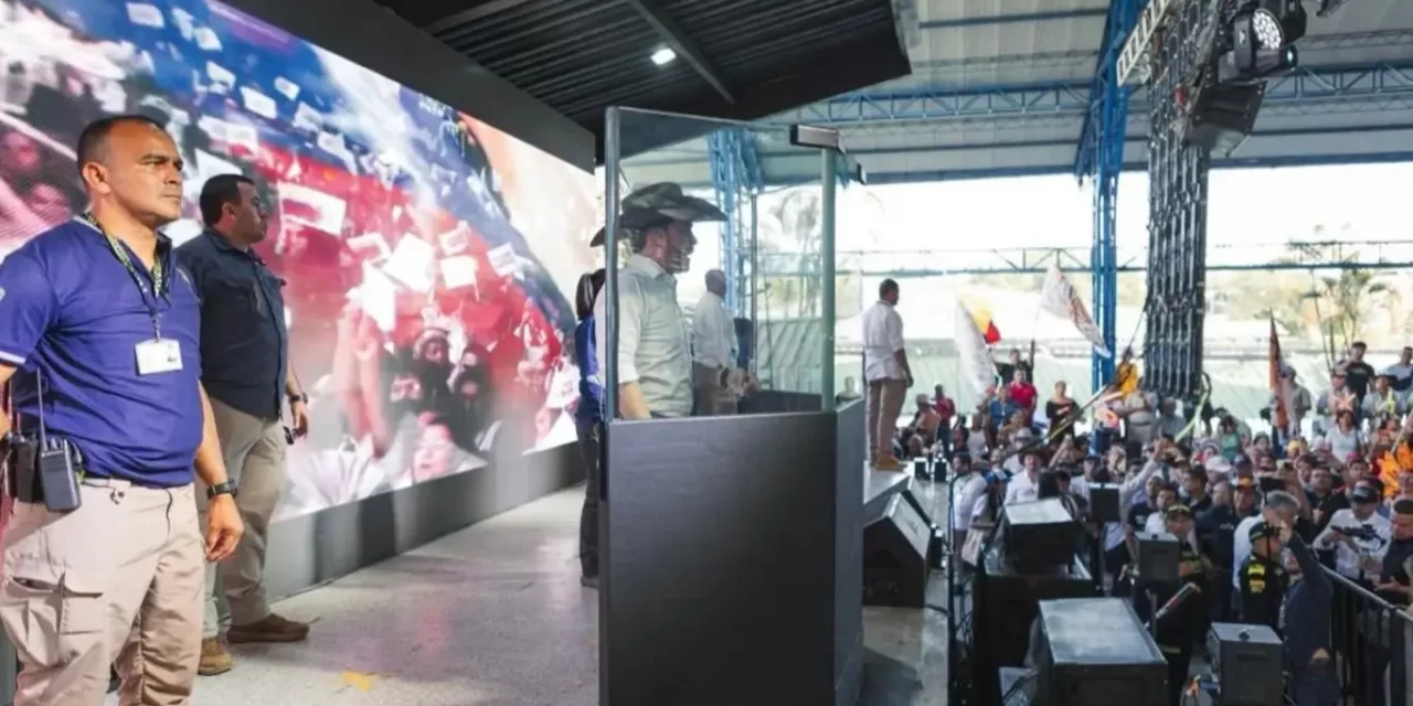 Abelardo de la Espriella ahora usa atril blindado para prevenir ataque del Eln y otros grupos criminales