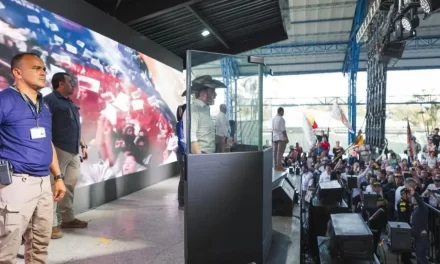 Abelardo de la Espriella ahora usa atril blindado para prevenir ataque del Eln y otros grupos criminales