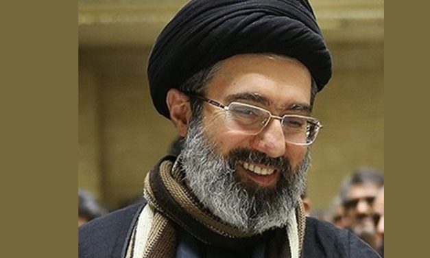 El nuevo líder supremo de Irán promete seguir bloqueando el estrecho de Ormuz y «vengar la sangre» de los iraníes muertos