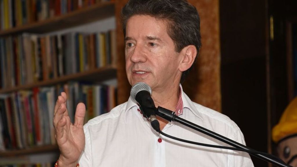 COLOMBIA NECESITA LA POLICIA CAMPESINA