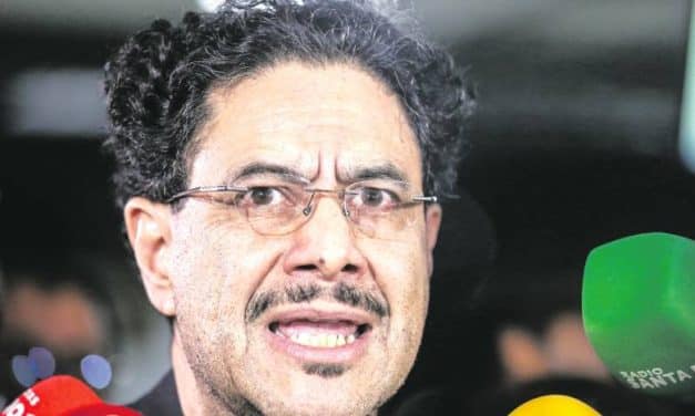 El “acuerdo nacional” de Cepeda le daría facultades al presidente al estilo Hugo Chávez