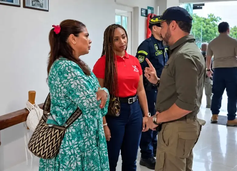 “Estoy enterado de los negocios de su marido; a mí no me van a ver la cara”: Abelardo encaró a representante y gobernadora de San Andrés